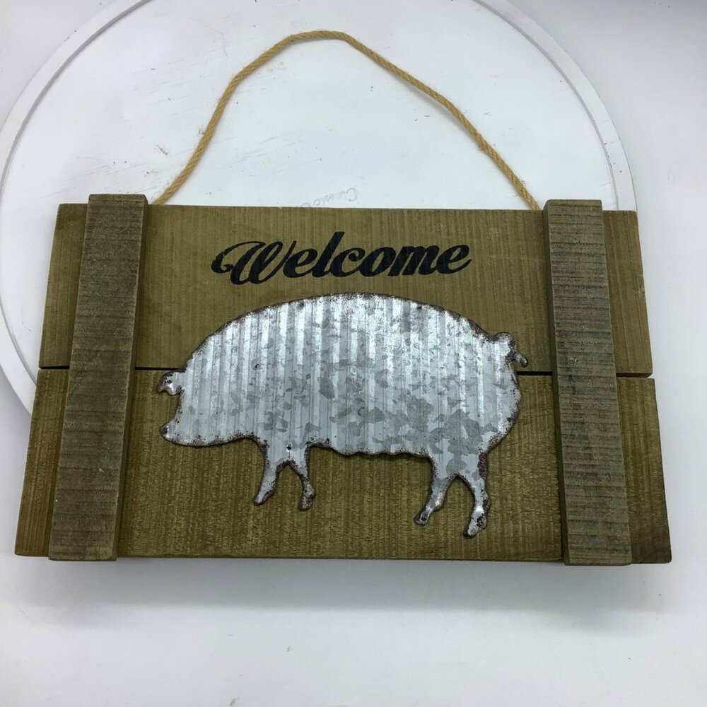 Rustic Wooden Welcome Sign Galvanized Metal Pig Design & Rope Hanger‎ 12”x7”
